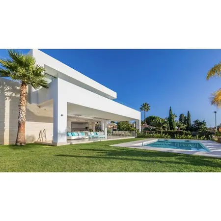 Beautiful With Amazing Views Villa